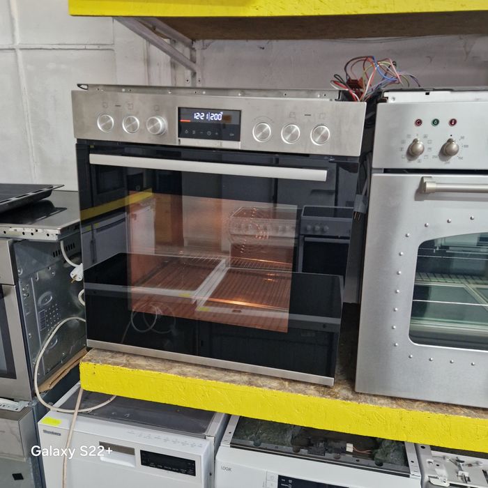 Комплект фурна и плот за вграждане тип шейна BOSCH Pyrolyse