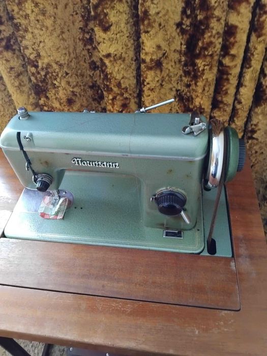 Стара Шевна Машина NAUMANN