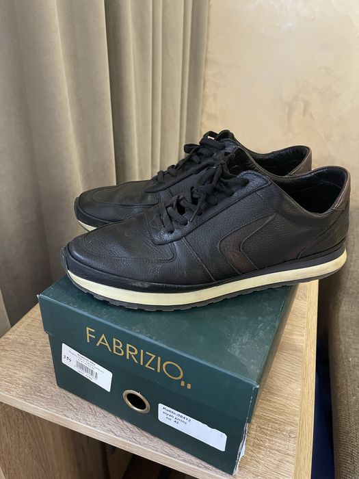 Кожанные кроссовки размер 42