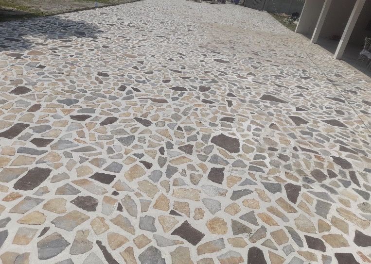 Vând si montez piatra