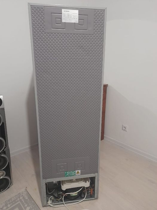 Холодильник Leadbros