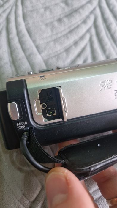 Видеокамера SONY DCR-SX85E