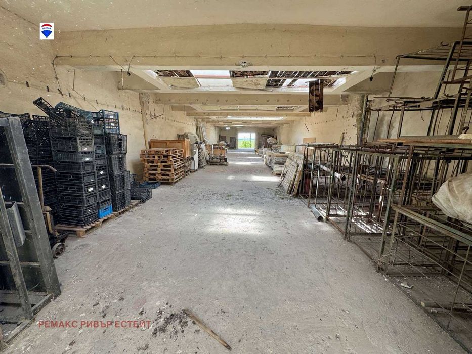 Продава се Промишлена сграда в с. Пиргово, Област Русе - 1424 кв.м за 245 €/кв.м - Снимка #11
