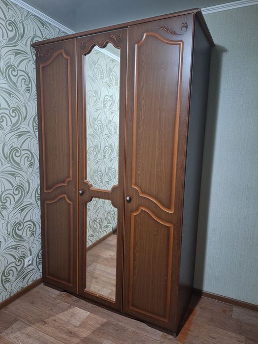 Подаётся шкаф в хорошем состоянии