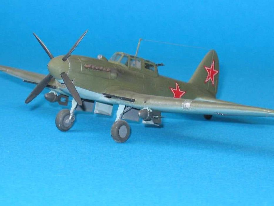 Сборная модель самолета Су-6 (Valom, 1:72)