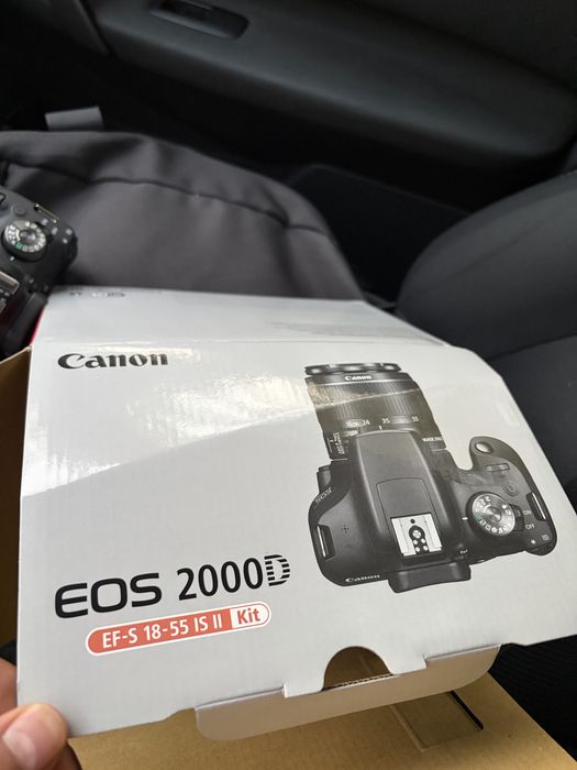 Фотоаппарат Cannon EOS 2000D