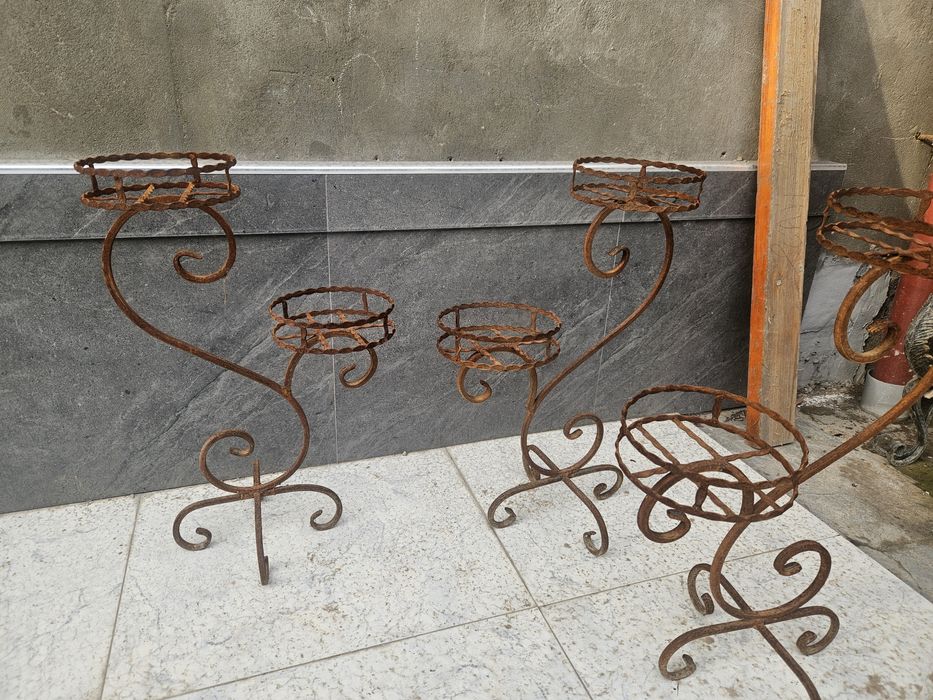 Dekorativniy gul podstavka