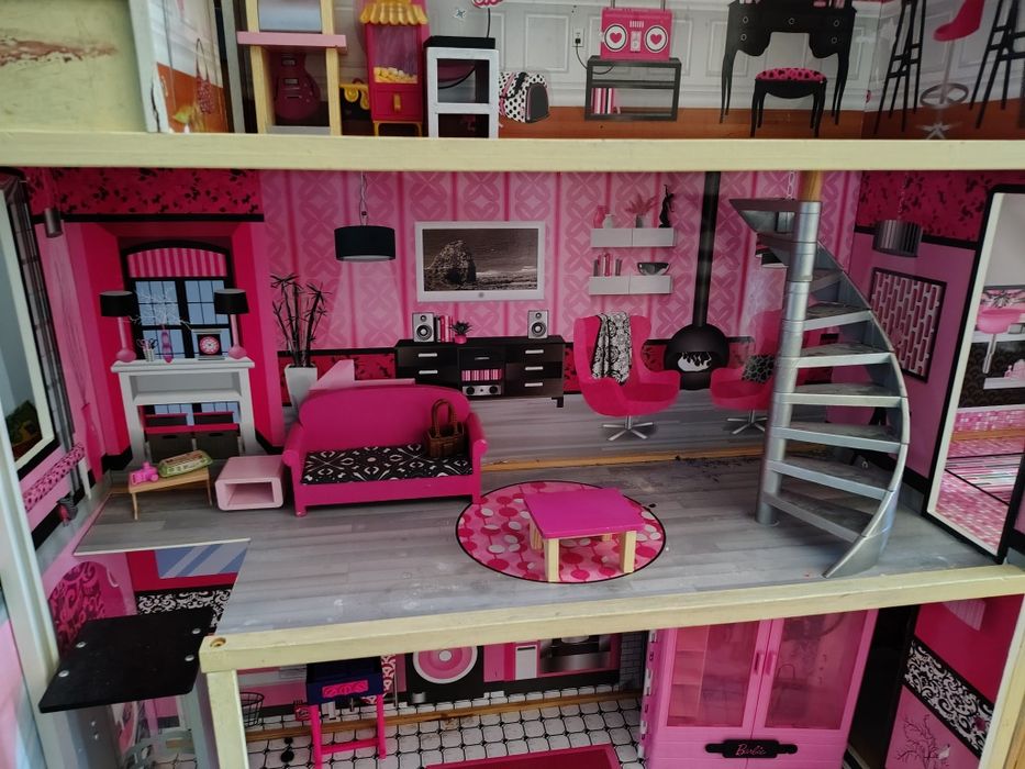 Căsuță de păpuși din lemn