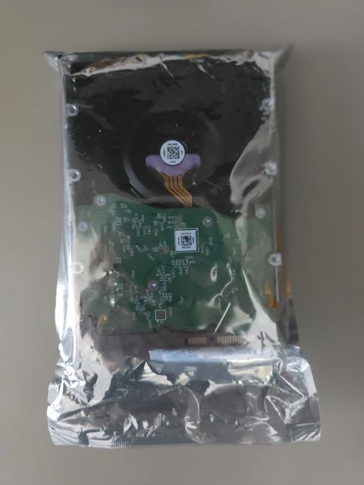 Vând HDD supraveghere 8TB WD purple WD85PURZ