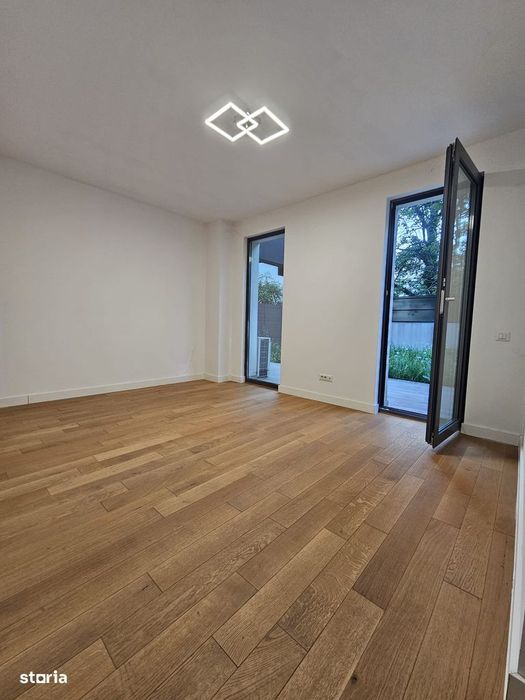Apartamant Unirii Piata Constitutiei Plus Curte 150 mp