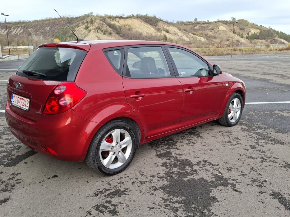 Kia ceed an 2008 1.6 benzina transport gratis  Germania climatronic je