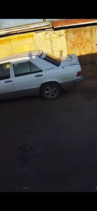 Мерседес Бенз 190