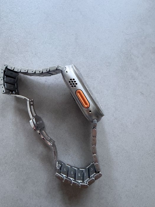 Apple Watch Ultra 2 – 49mm Titanium – GPS + Cellular – Stare ca nou