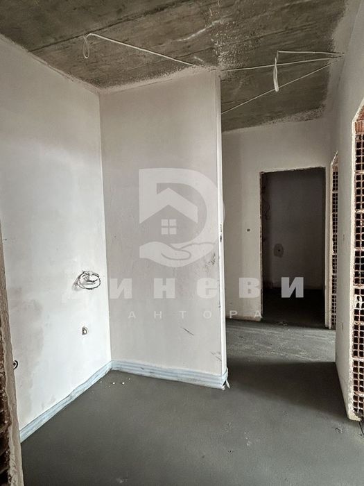 Тристаен апартамент в Самара 3