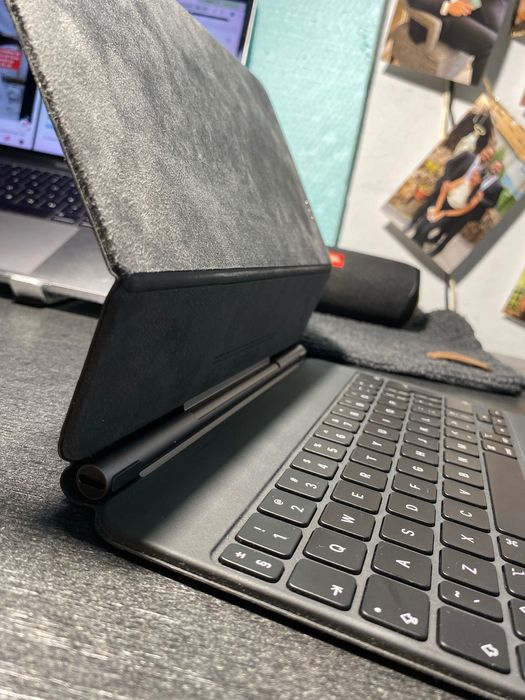 Apple Magic Keyboard for IPad 11-inch — original, code A2261