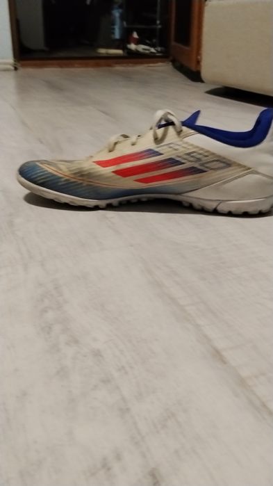 Ghete fotbal adidas f50