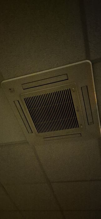 Vând pompă de căldură LG MULTI.V5 perfect funcțională din anul 2017