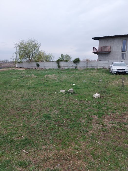 Teren intravilan în spate la Fabrica de Avioane