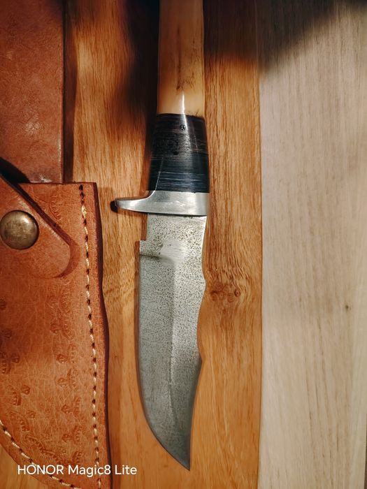 Нож от дамаска стомана