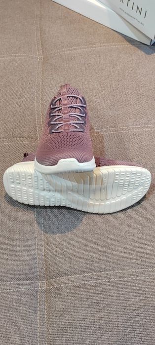 Încălțăminte sport Skechers ROZ

SkechÎncălțăminte sport Skechers ROZ