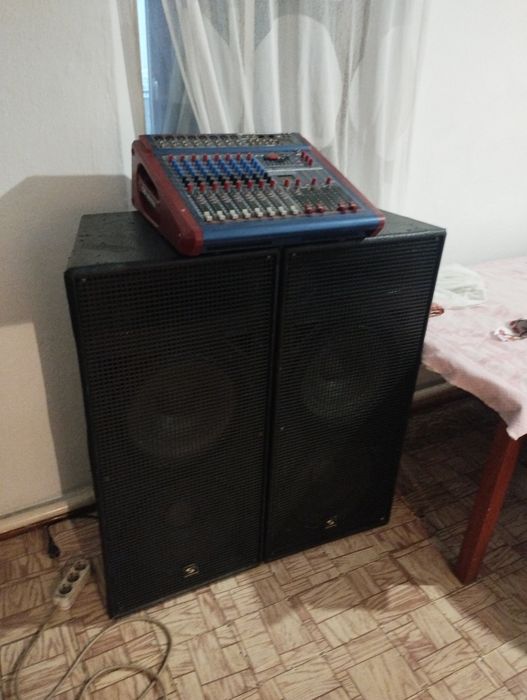 Продам колонки с пультом