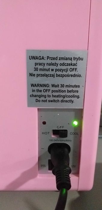 Mini frigider auto/birou roz cu dubla funcție rece/cald