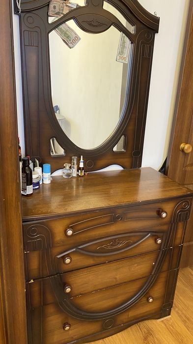 Спальный гарнитур