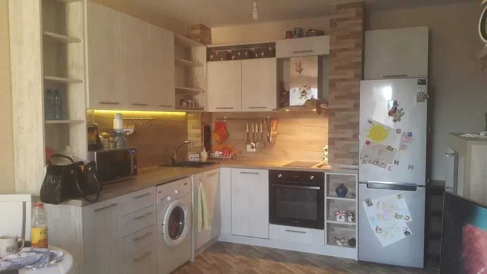 Продава се Тристаен апартамент в Пловдив, Южен - 88 кв.м за 1591 €/кв.м - Снимка #1