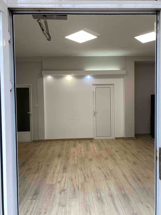 Дава се под наем Магазин в София, Манастирски ливади - 52 кв.м за 398.82 € - Снимка #2
