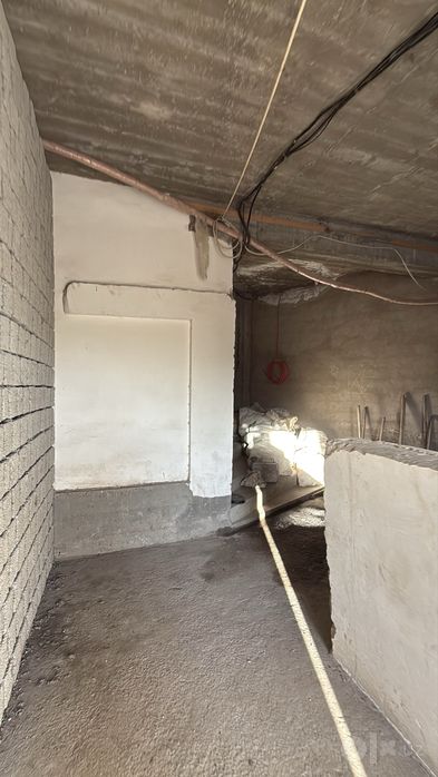 Продаётся участок 15,5 соток с коммерческим зданием — Зангиата