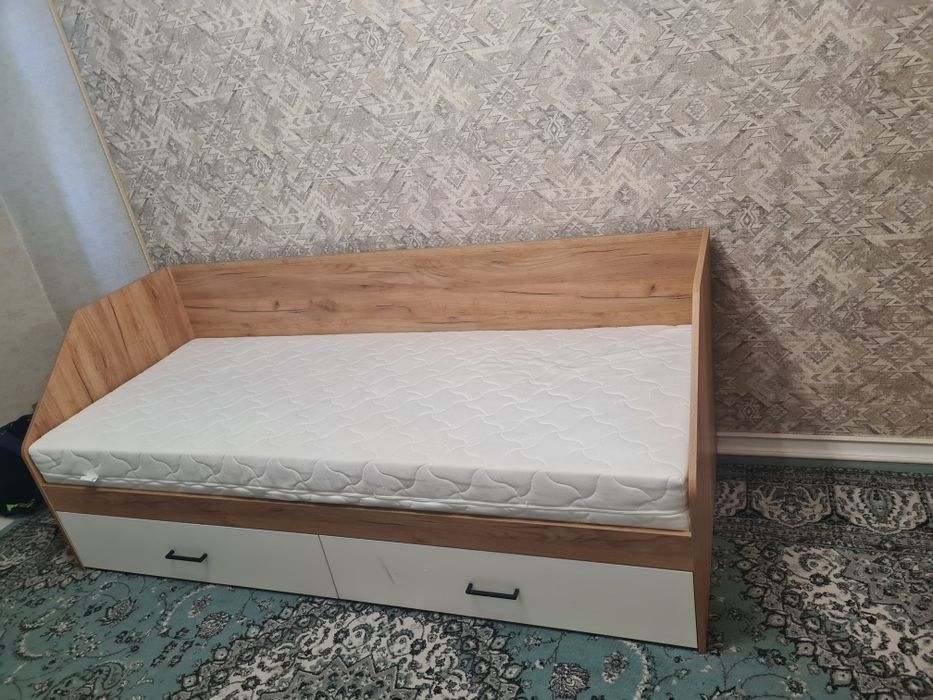 Детская кровать и парта