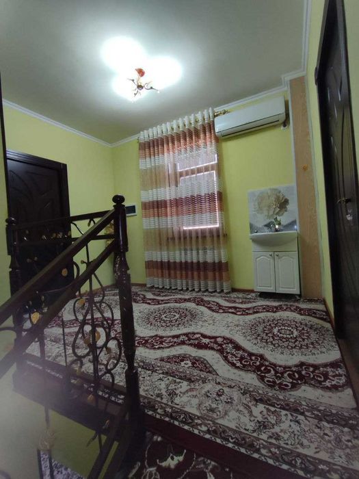 Ховли-Коттедж 2 этажли, 6 хона + 2 та санузел, Кармана Фарход-Ширин