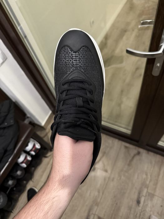 adidasi hugo barbati