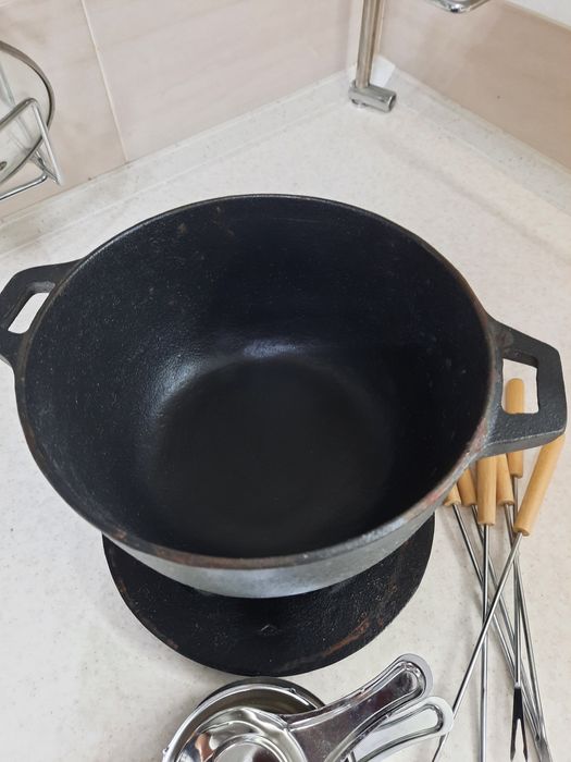 Набор чугунный для  фундю. Обмен.