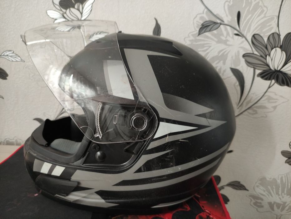 Продам мотоциклетный шлем