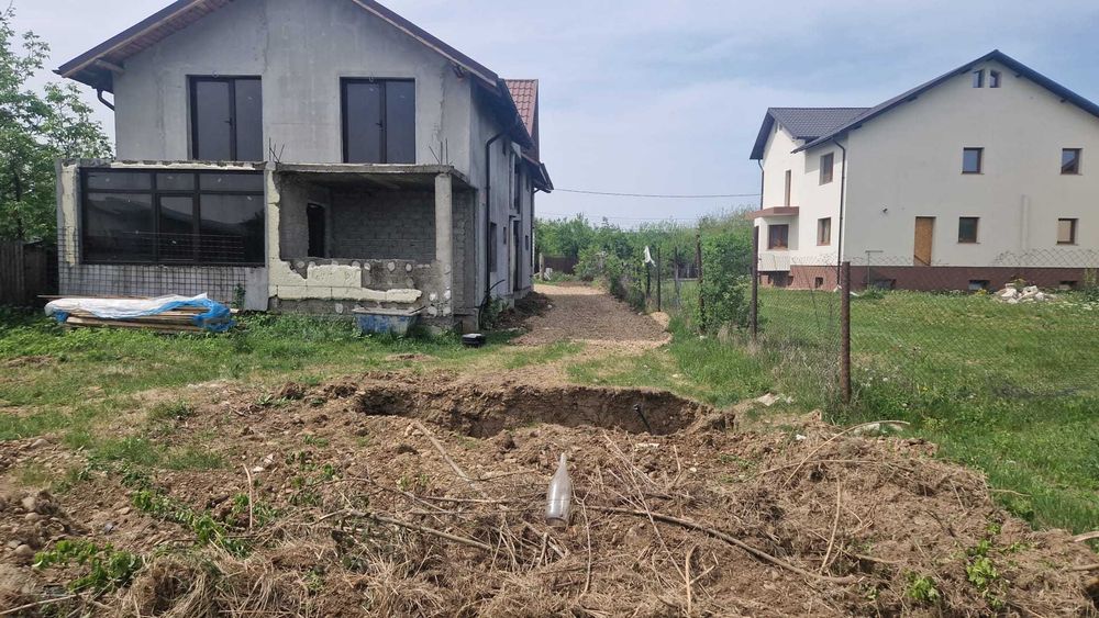 Casă cu etaj de vânzare în Boldești-Scăeni – teren 1.723 mp