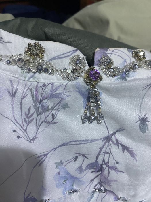 Тек 1 рет кигілген жұм жұмсақ мооол матадан тігілген , бренд көйлек!!!