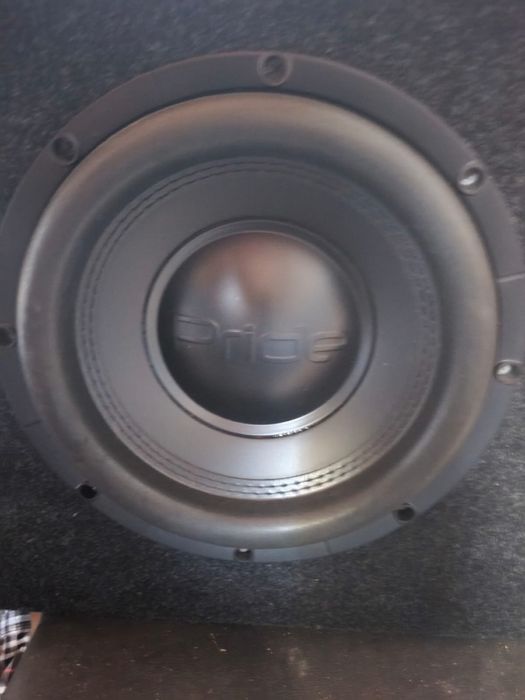 Продам саббуфер с усилителем состояние нового.