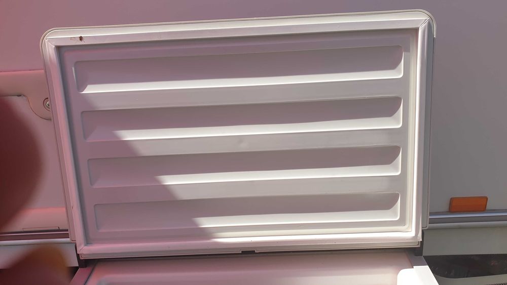 Elektrolux хладилник 33L за  на газ ,12v и 220v