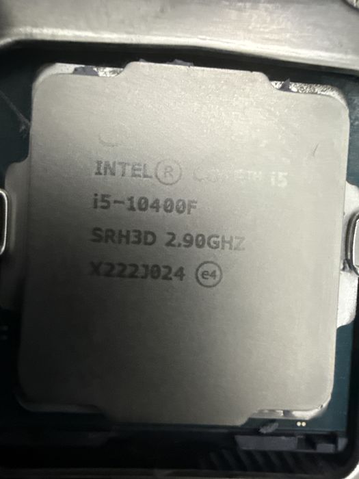 Vand placa de baza gigabyte + intel core i5 10400F