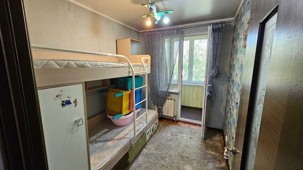 Двухэтажная кровать со шкафом