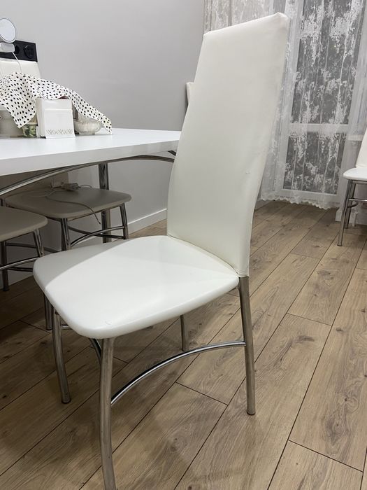 Продаю кухонные стулья