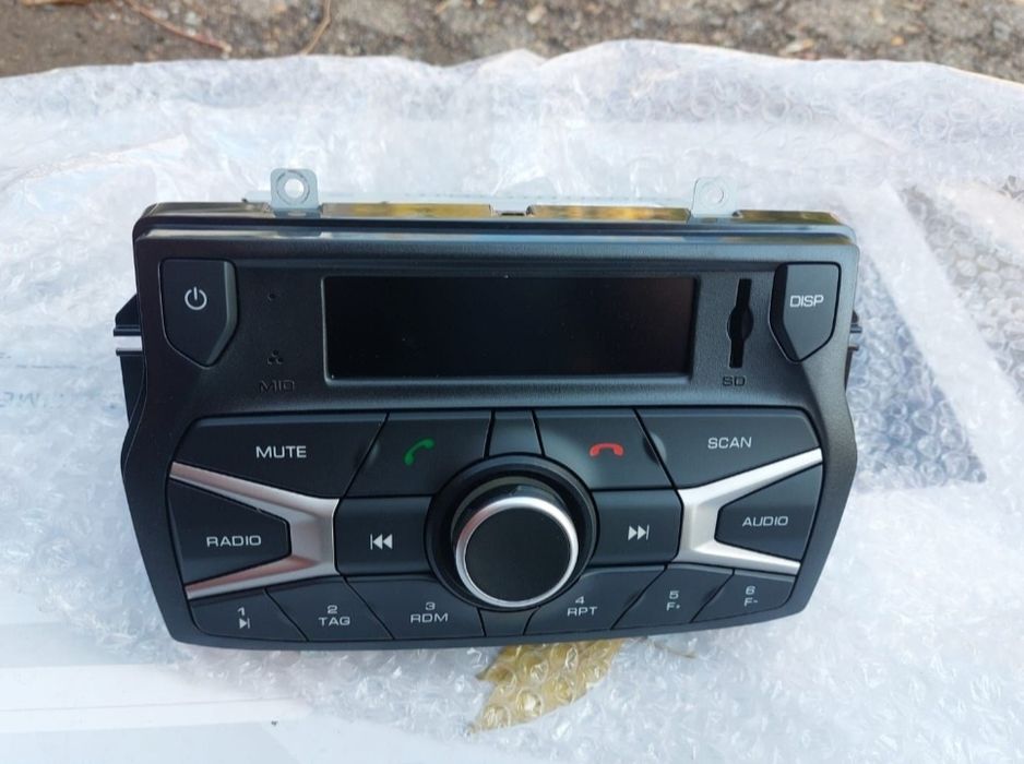 Автомагнитола на Lada vesta.