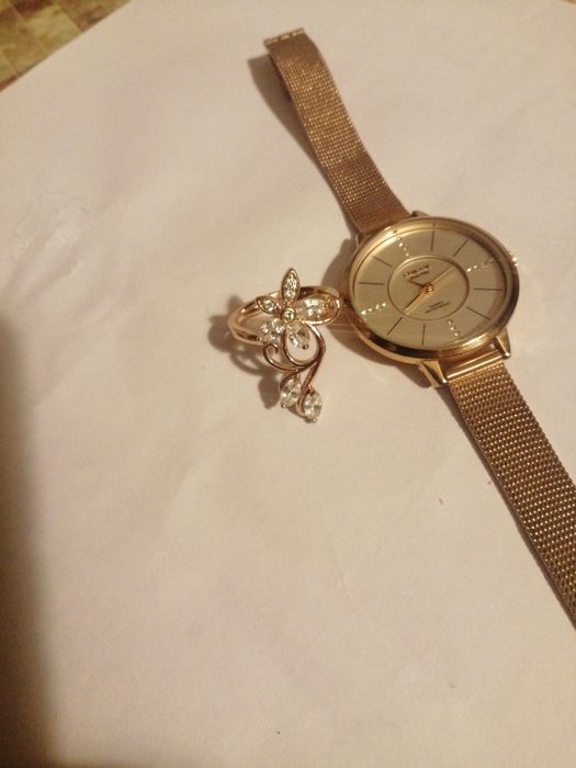 Продам часы серьги кольцо