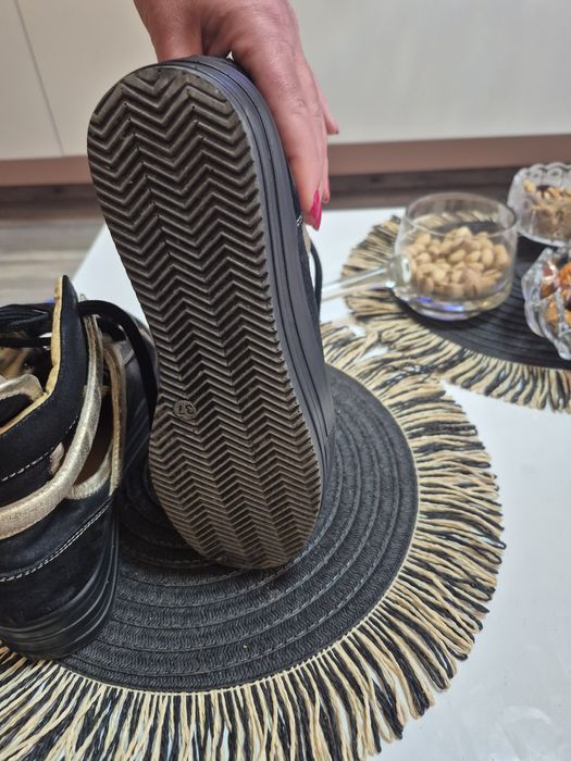 Дамски боти от естествен велур