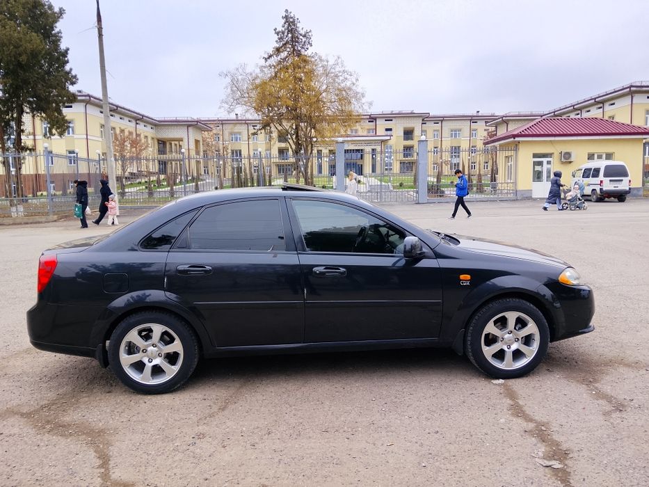 Ласетти 1.6 сотилади