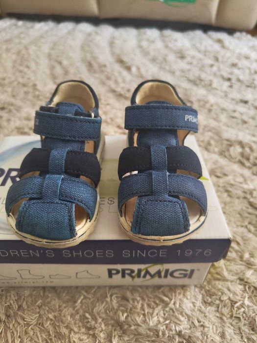 Vand sandale Primigi baieti nr 22, int 13,5 pret 100