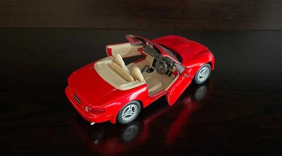 Продавам метална количка Mazda MX-5 (NB) в мащаб 1:43