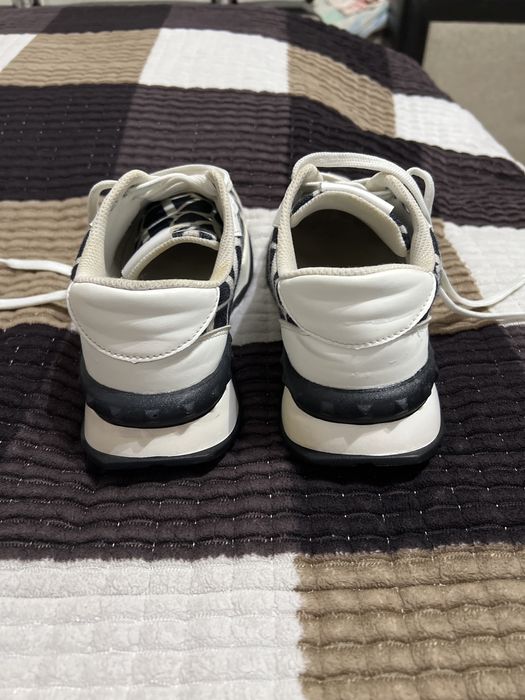 Продаю кроссовки