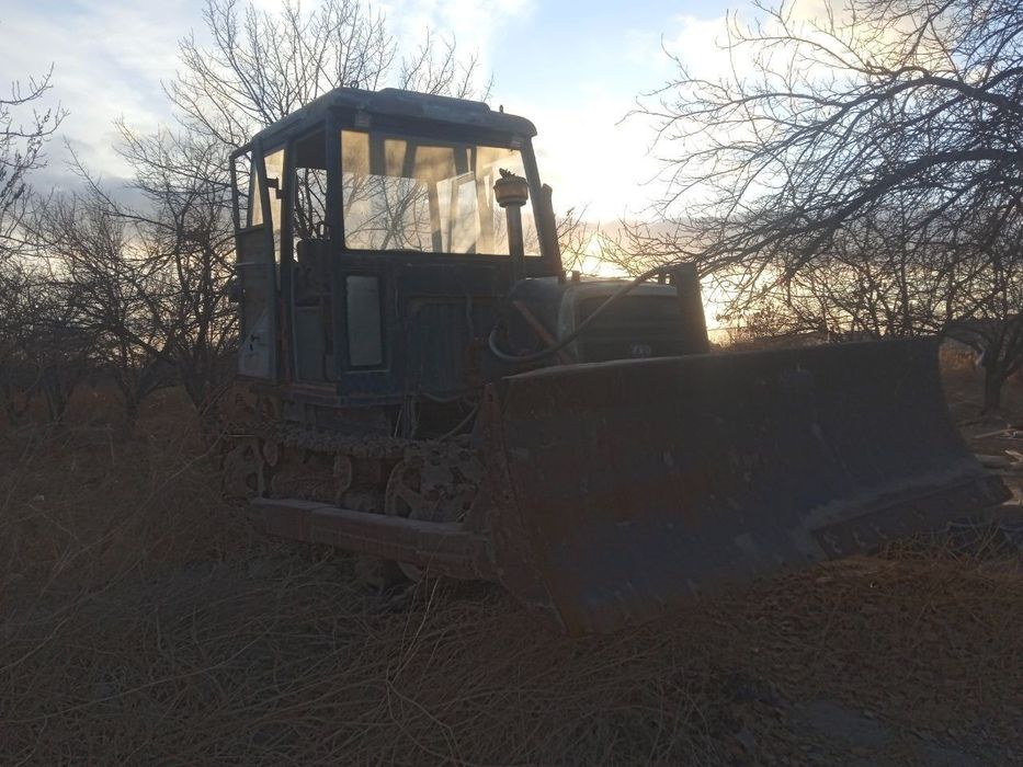 Yutu S 702_A traktori sotiladi